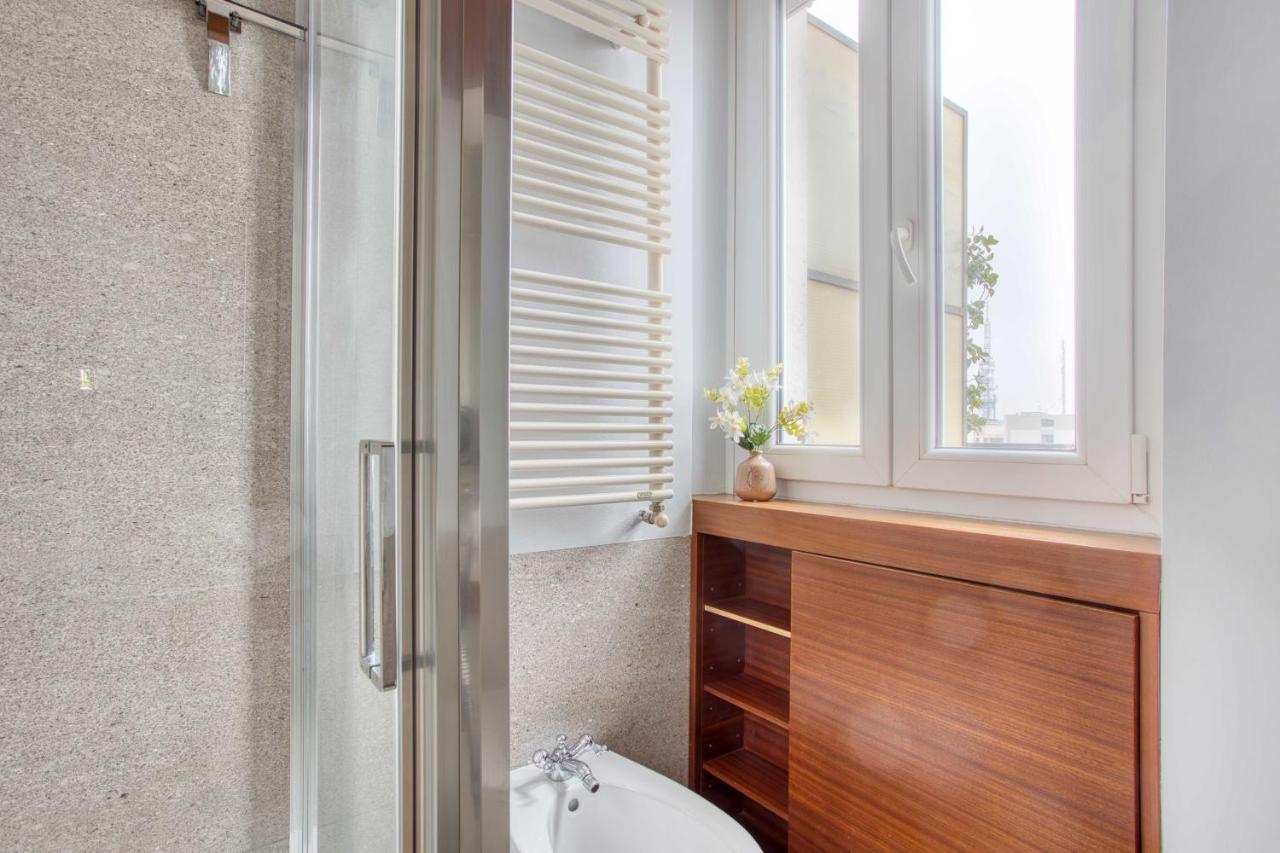Joivy Vibrant Studio With Balcony Milano Exteriör bild